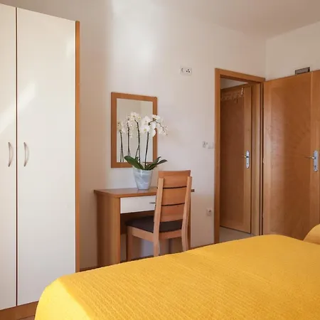Apartment Mendes Tucepi